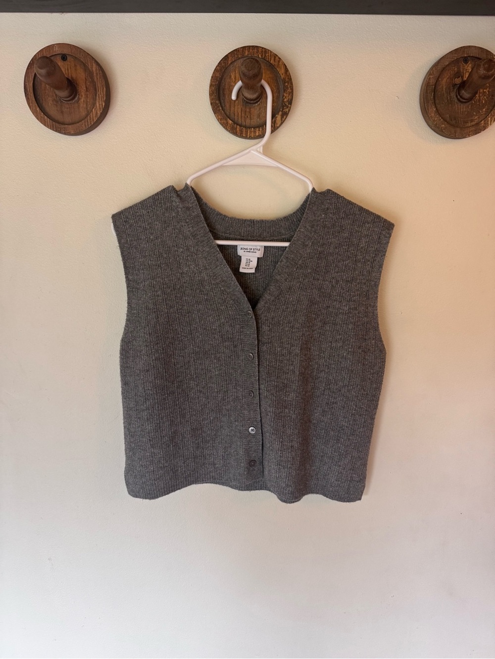 Song of Style Heather Gray Ribbed Button sleeveless Cardigan vest medium